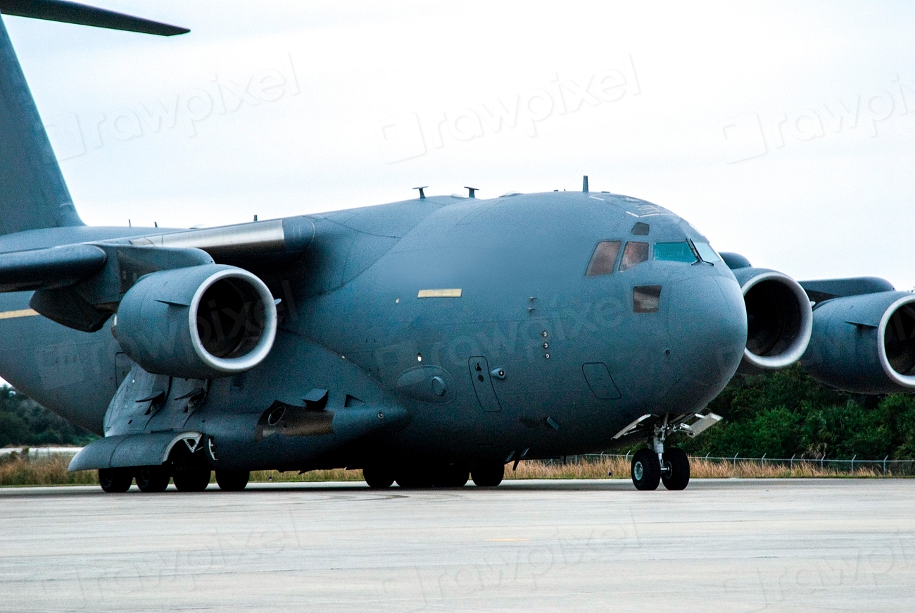 Transfer de echipamente militare SUA către România: Livrat un avion C-130 Hercules pentru misiuni NATO