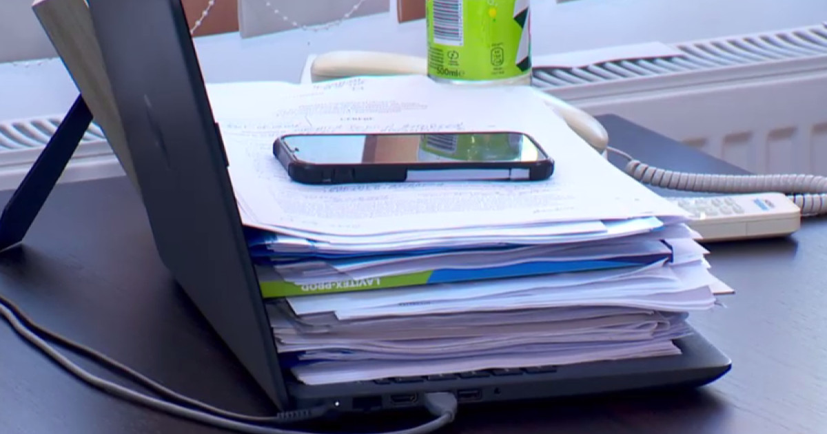 Digitalizarea primăriilor rămâne de fapt pe hârtie: mii de cetățeni vor plăti taxe în continuare la ghișeu