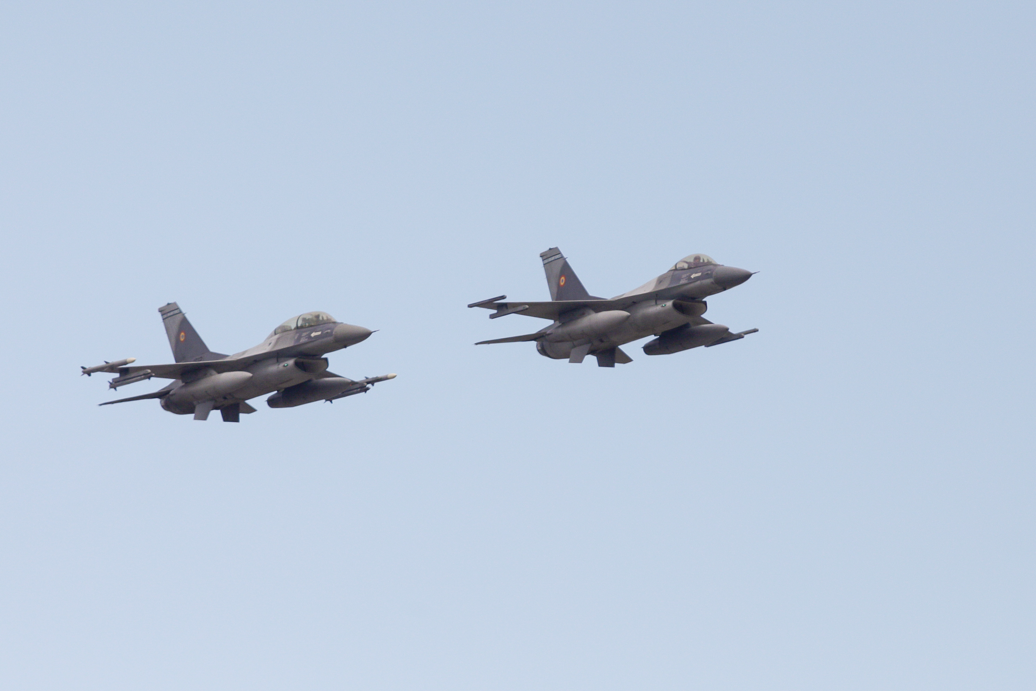 Mobilizarea avioanelor F-16 ale Forțelor Aeriene Române după detectarea unei ținte în spațiul aerian