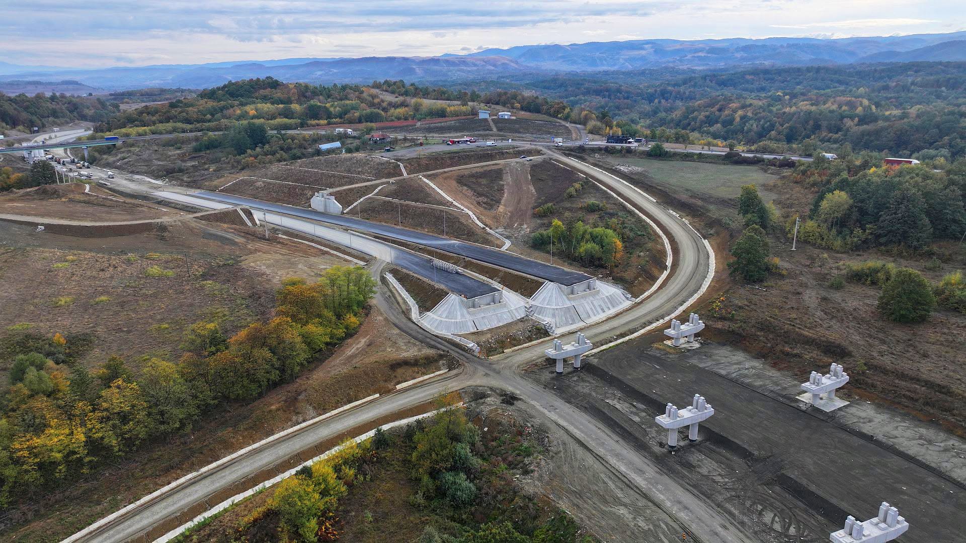Stadiul lucrărilor pe Autostrada A1: Progres de 70% la pasajele și viaducturile de pe sectorul Margina – Holdea