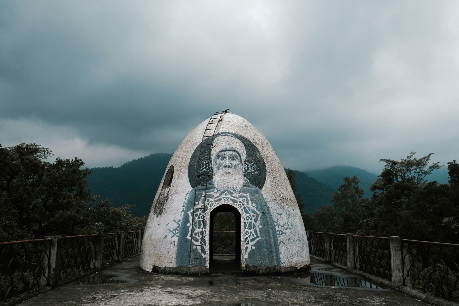 Nicușor Dan sesizează CCR privind legea care simplifică curățarea graffiti-ului de pe monumentele istorice
