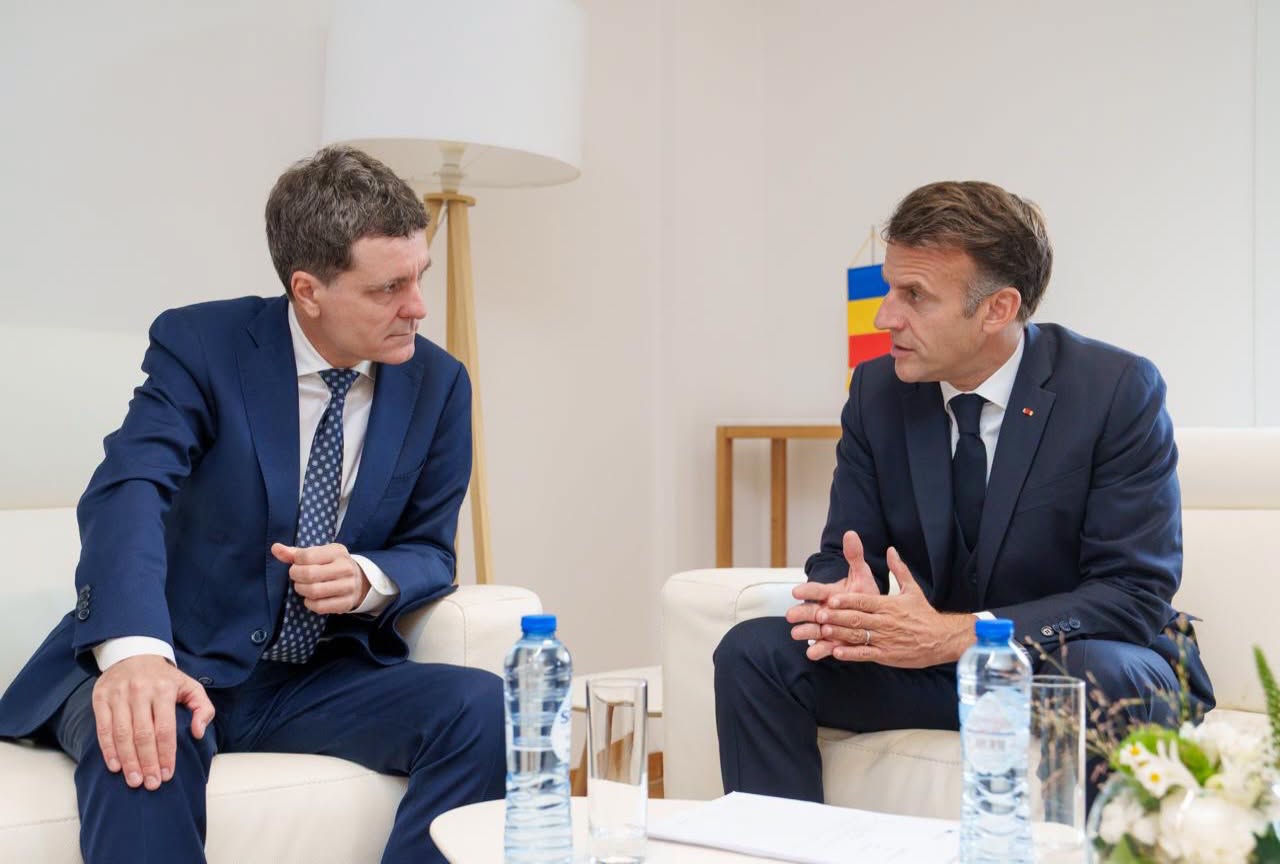 Nicușor Dan și Emmanuel Macron au discutat despre securitatea navigației în Marea Neagră