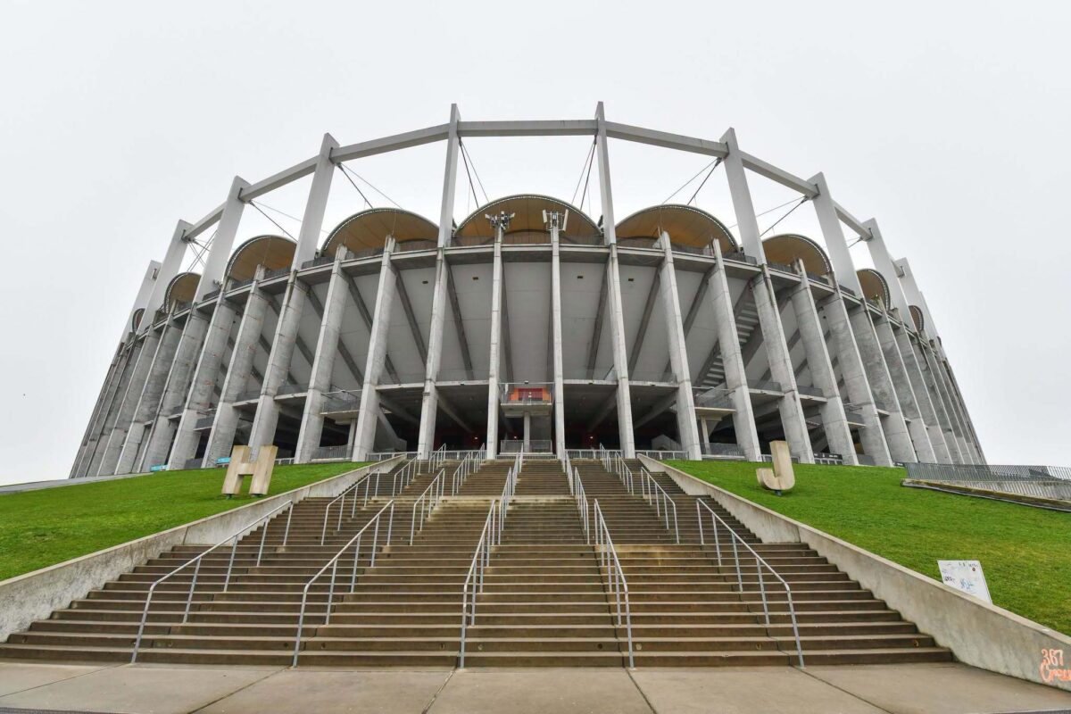 Primăria Capitalei licitează modernizarea videocubului de pe Arena Națională