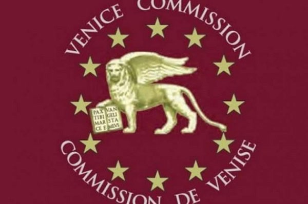 Vizită a Comisiei de la Veneția la București: Importanța independenței justiției și provocările democrației