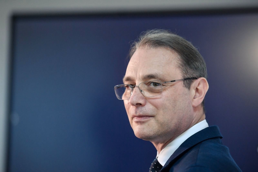 Luca Niculescu, înaintea votului de învestire: România trebuie să depășească momentul liniilor roșii