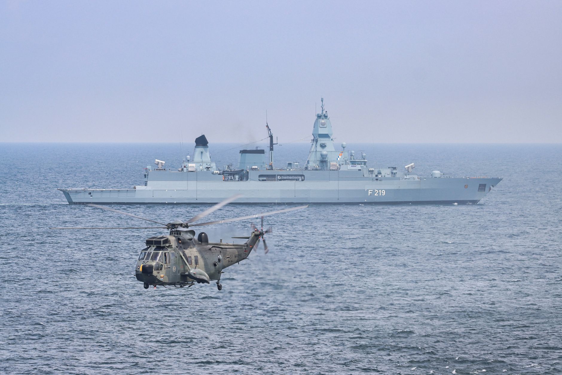 NATO întărește prezența militară în Marea Neagră cu drone, avioane și sisteme radar