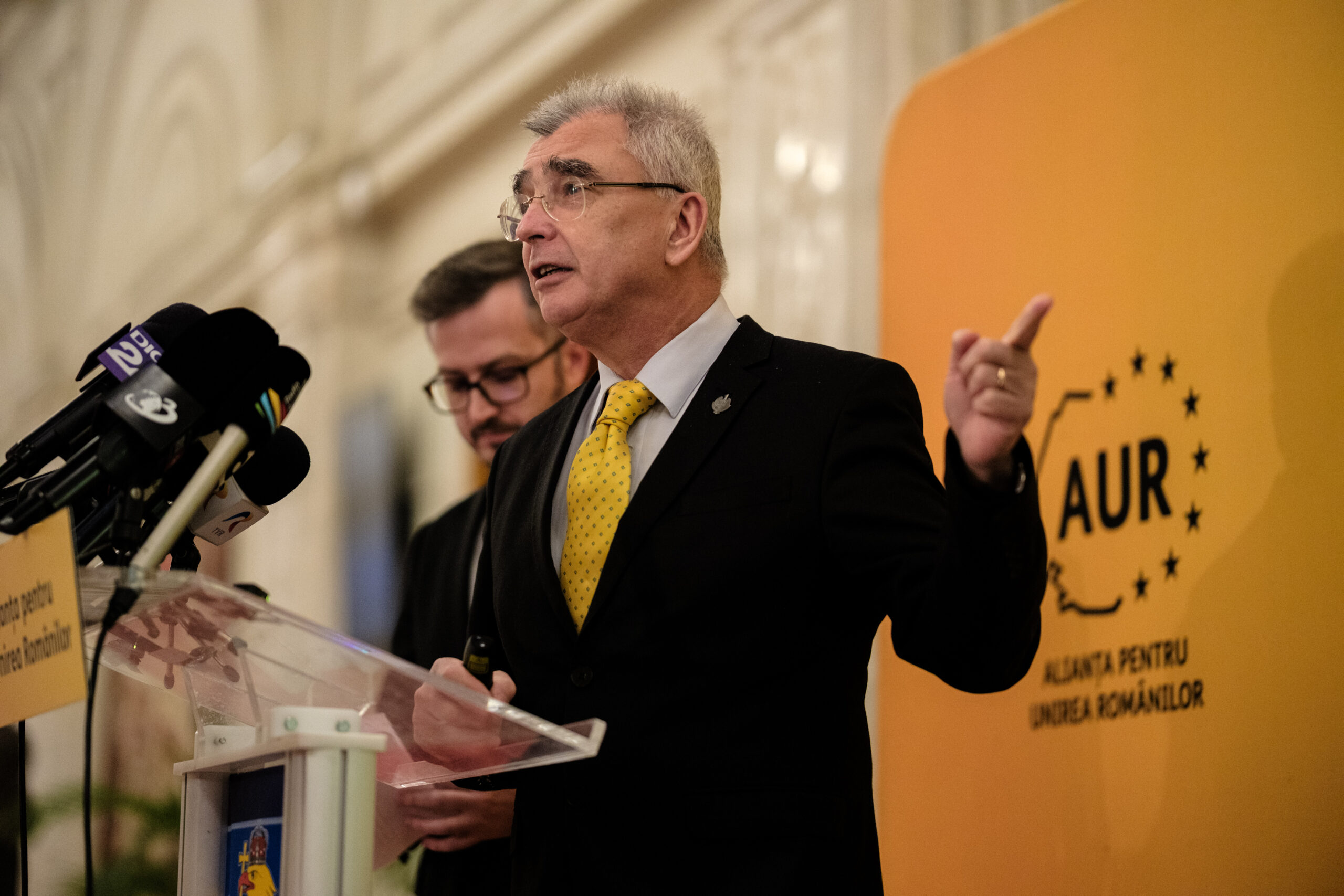 Petrișor Peiu critică Guvernul Bolojan în urma mesajului de la Dacia privind economia națională