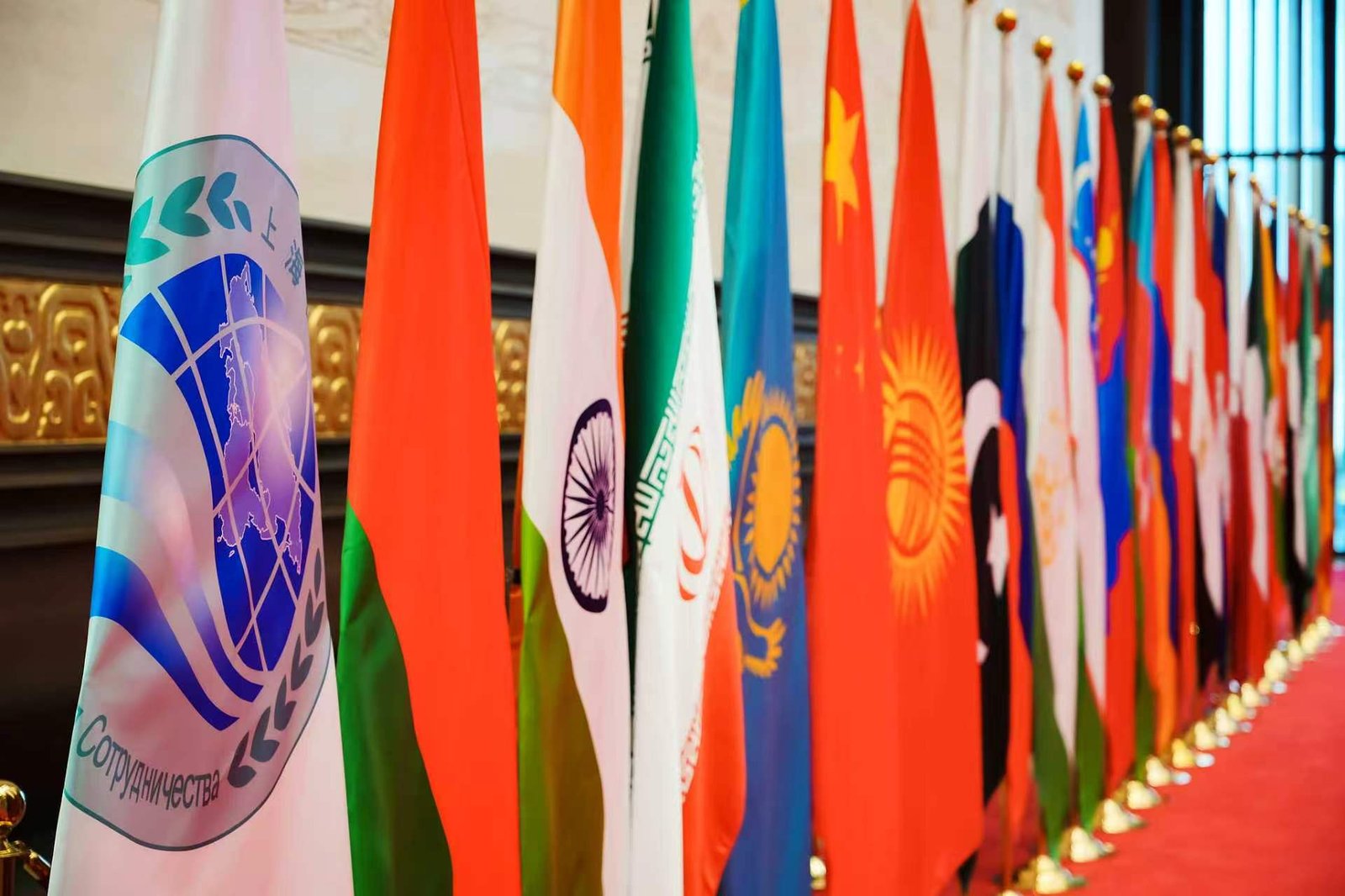 Li Qiang participă la reuniunea șefilor de guvern OCS din Tadjikistan pentru consolidarea cooperării regionale