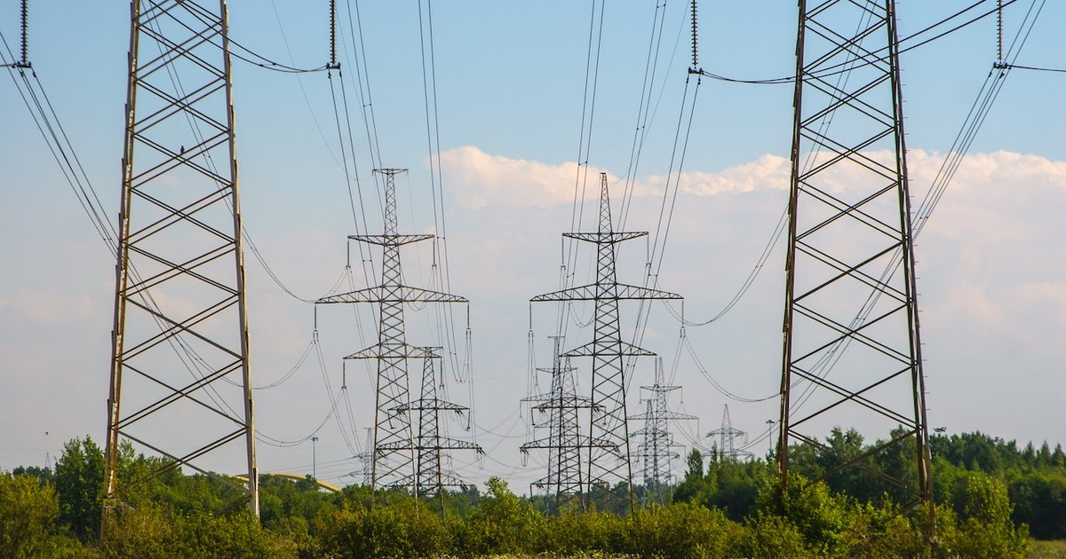 Investiții de peste 820 de milioane de lei pentru consolidarea rețelei electrice în nordul României