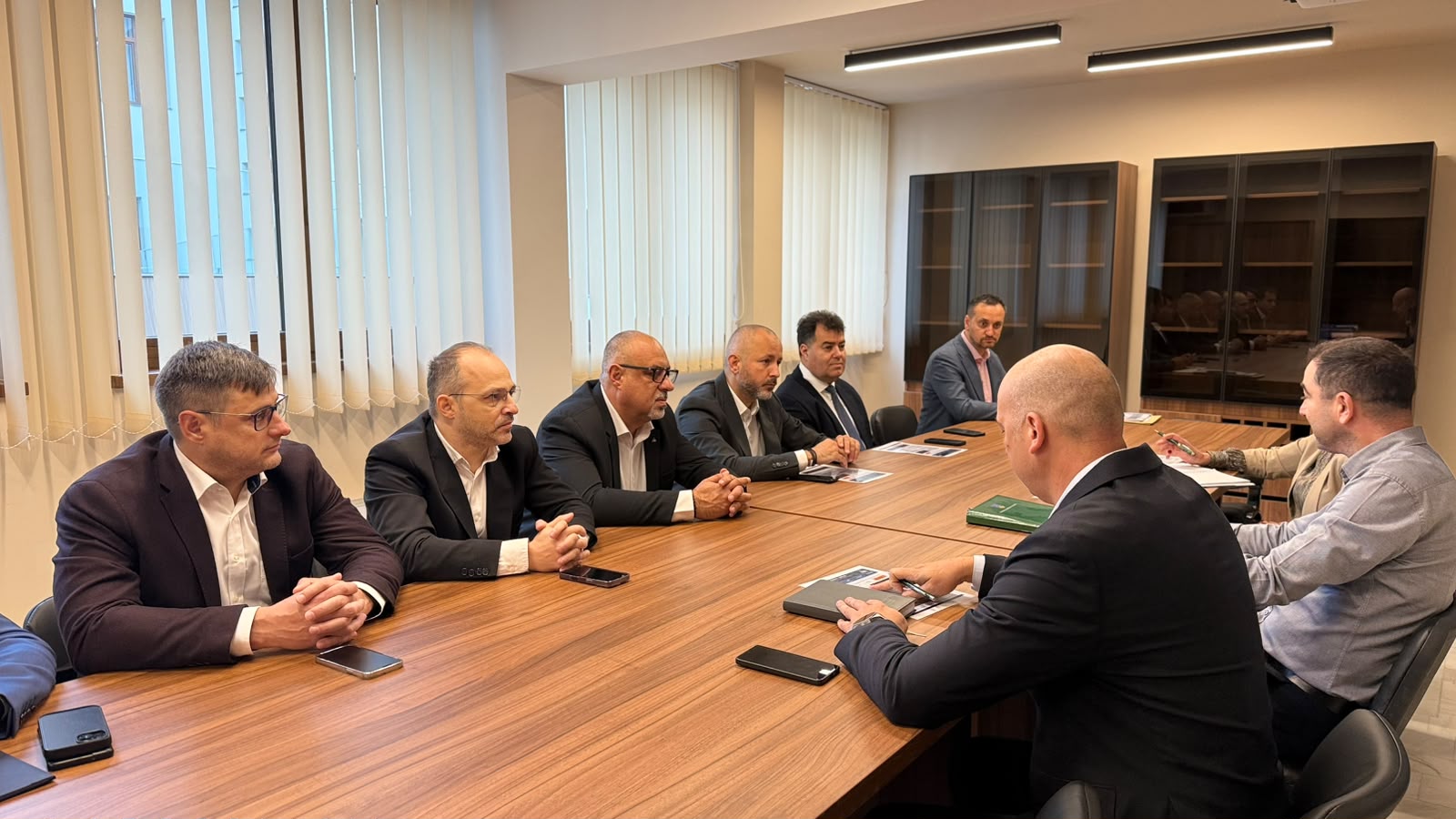 Transelectrica accelerează două proiecte majore de infrastructură energetică în nordul României