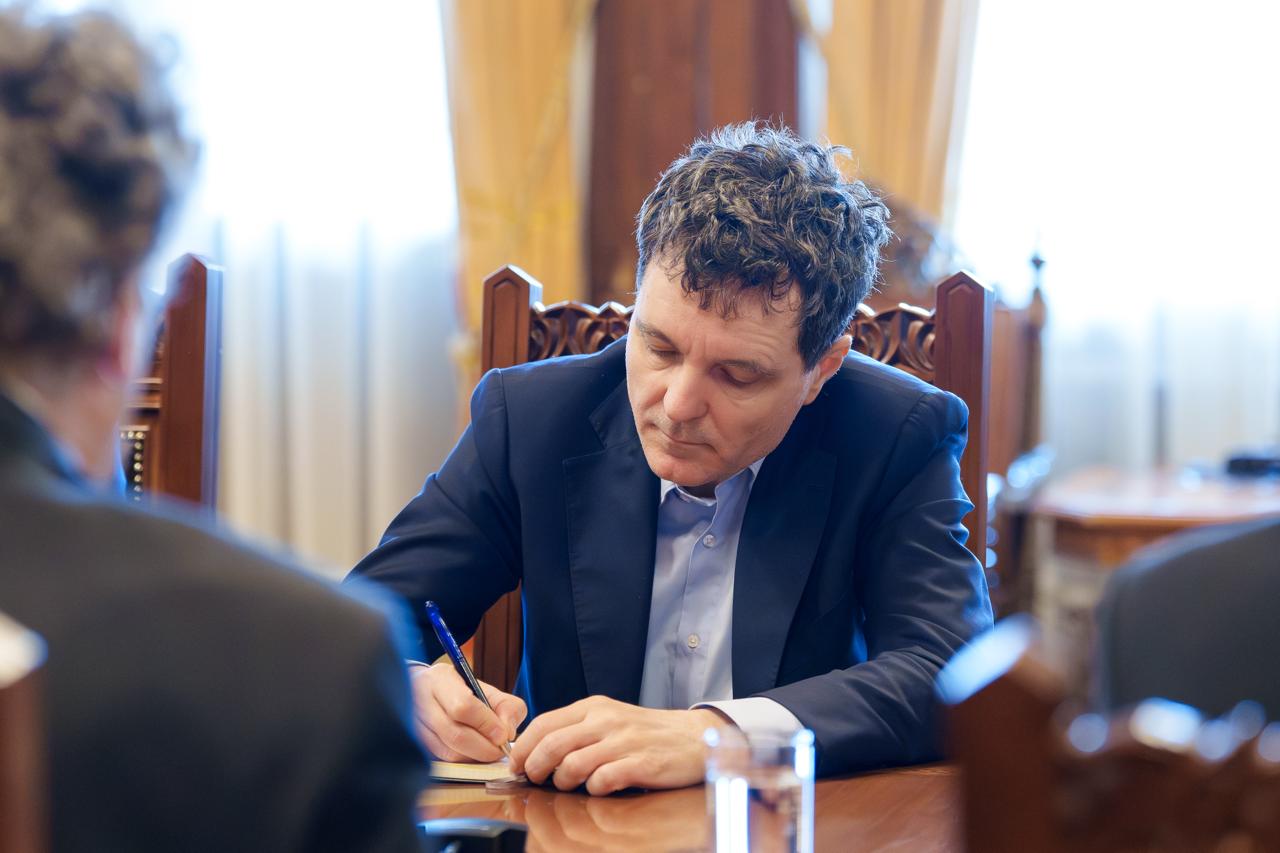 Nicușor Dan solicită coordonarea instituțiilor statului pentru combaterea dezinformării și a amenințărilor hibride