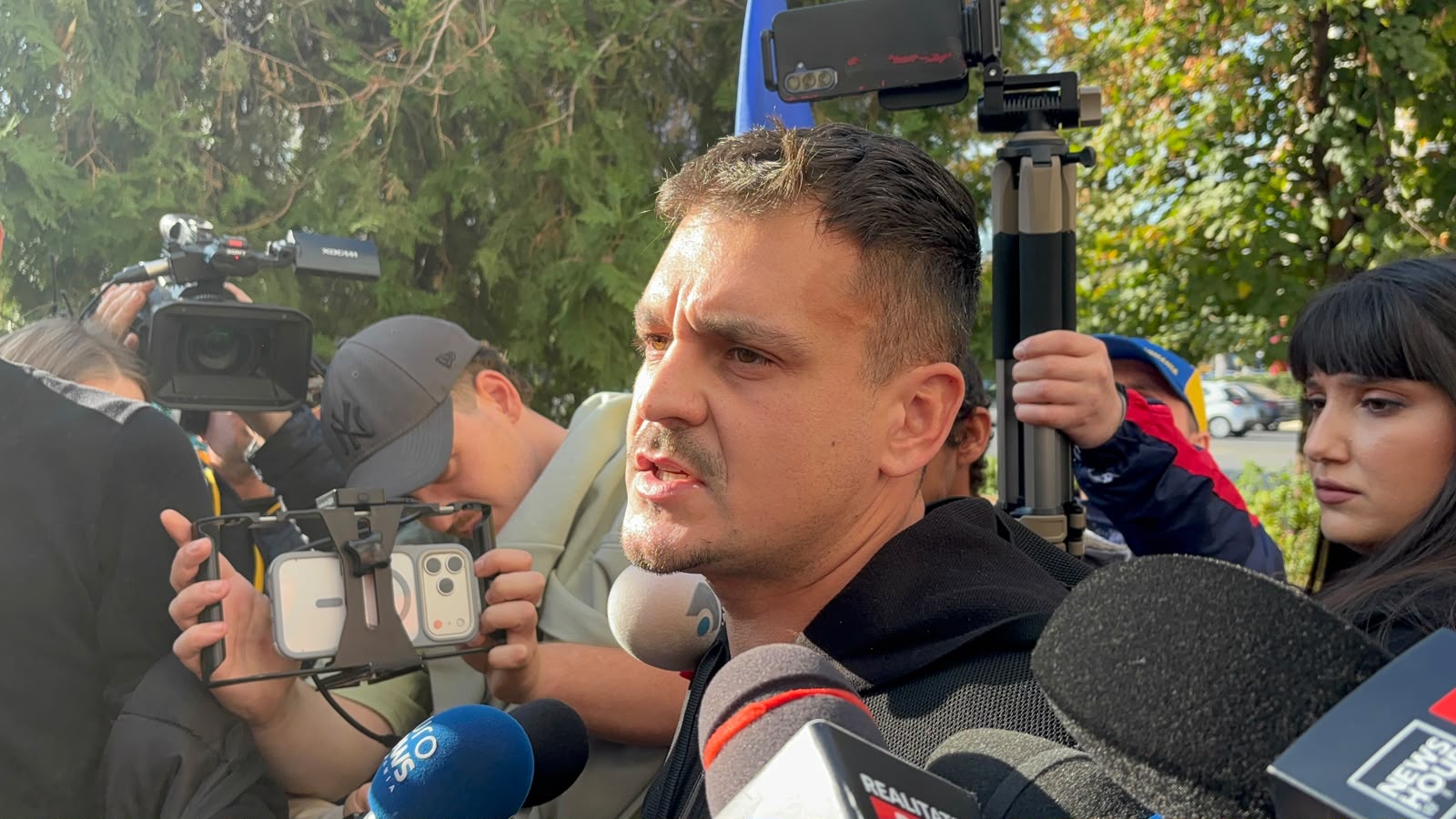 Control judiciar pentru bărbatul acuzat că ar fi distrus dispozitive de supraveghere în casa lui Călin Georgescu