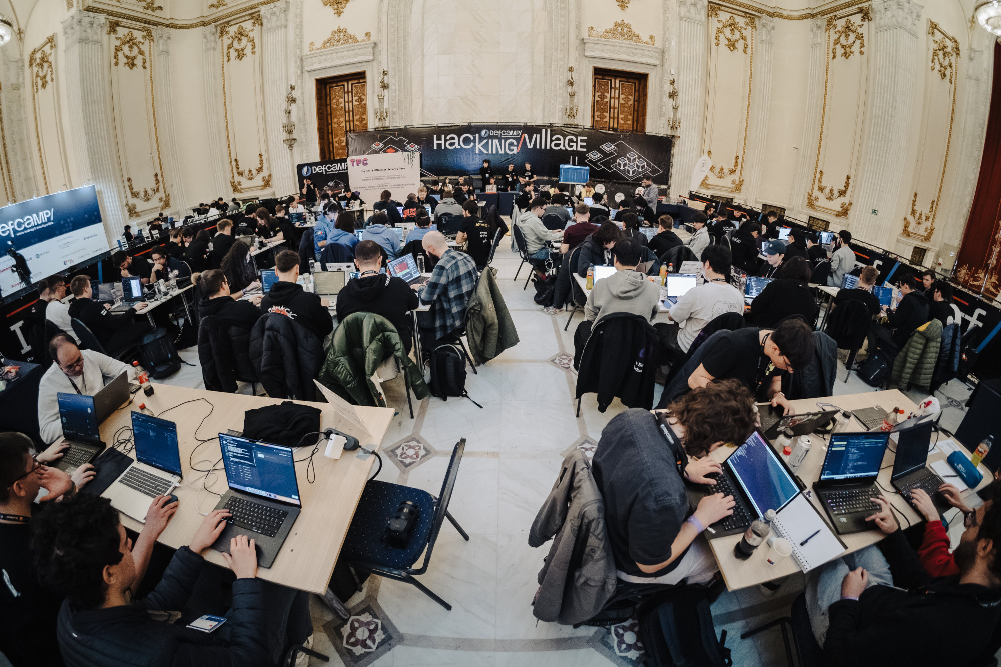 Bucureștiul va găzdui peste 2.500 de specialiști la conferința de securitate cibernetică DefCamp în 2026