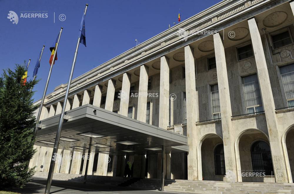 Premierul Luca Niculescu a preluat noile mandate ministeriale și se întâlnește cu ambasadorul SUA