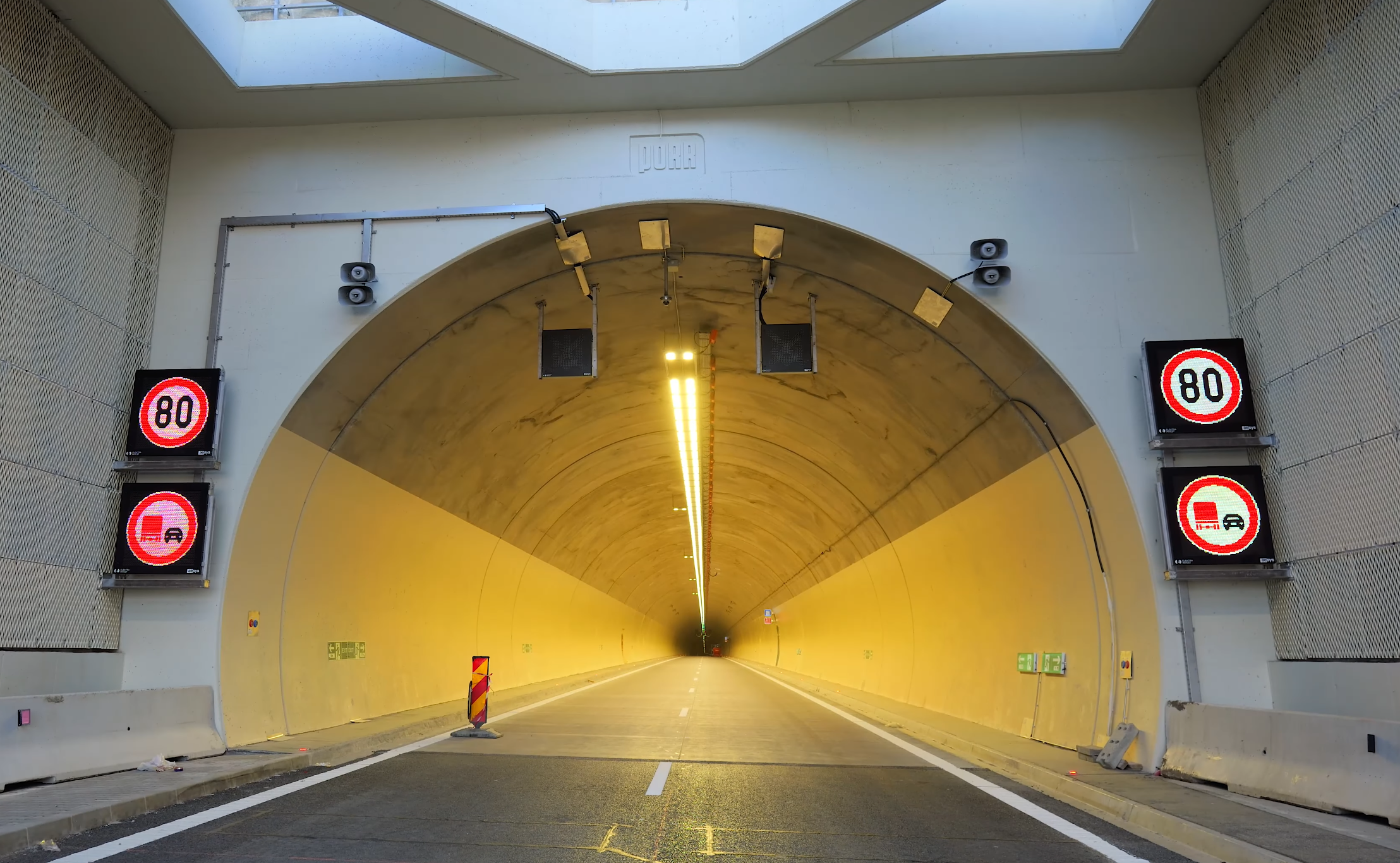 Primul tunel forat de autostradă din România va fi deschis în următoarele săptămâni pe A1