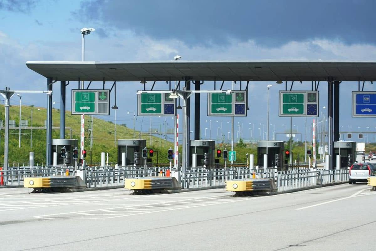 CNAIR pregătește concedieri colective după eliminarea tarifelor de trecere pe trei poduri dunărene