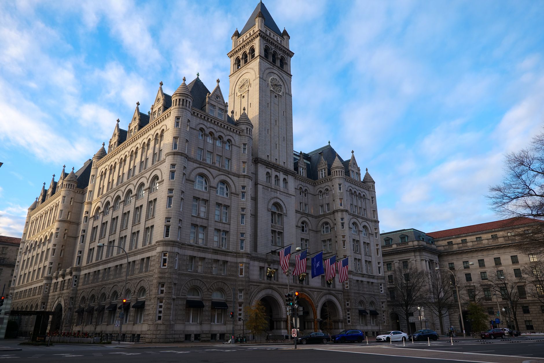 Administrația Prezidențială a plătit 3,39 milioane de dolari pentru lobby și consultanță la Washington