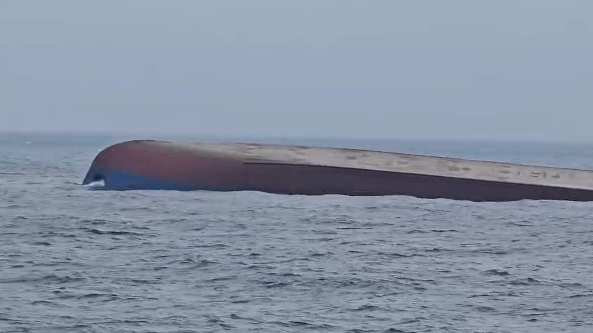 Atac asupra unei nave în Marea Neagră: Nicușor Dan și Radu Oprea anunță măsuri de securitate