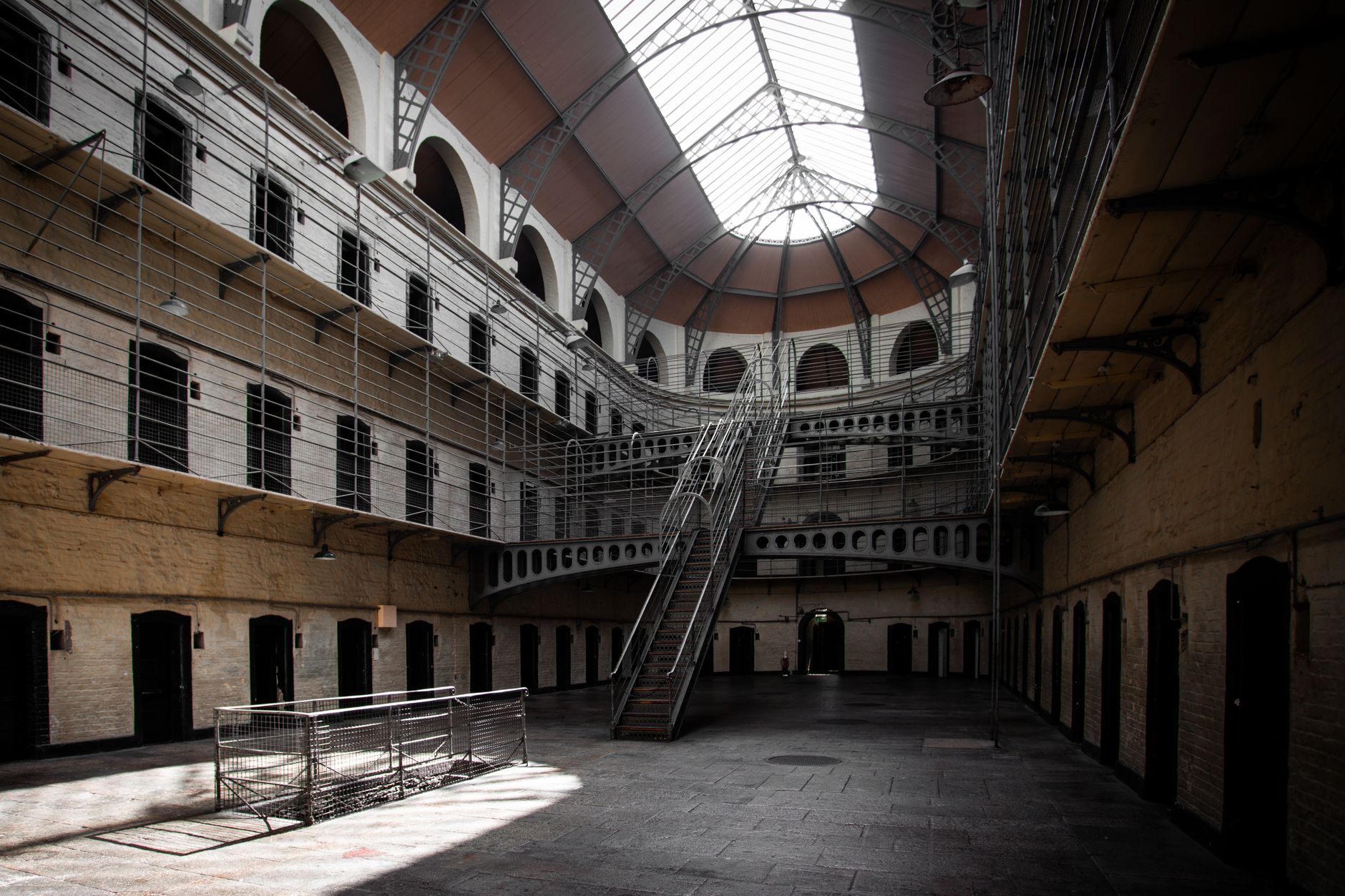 Radu Marinescu impune finalizarea a cel puțin 500 de locuri de cazare în penitenciare până la sfârșitul anului