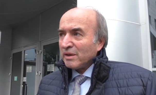 Tudorel Toader a reacționat după arestarea preventivă a fiului său, Alexandru Toader, pentru acuzații de viol