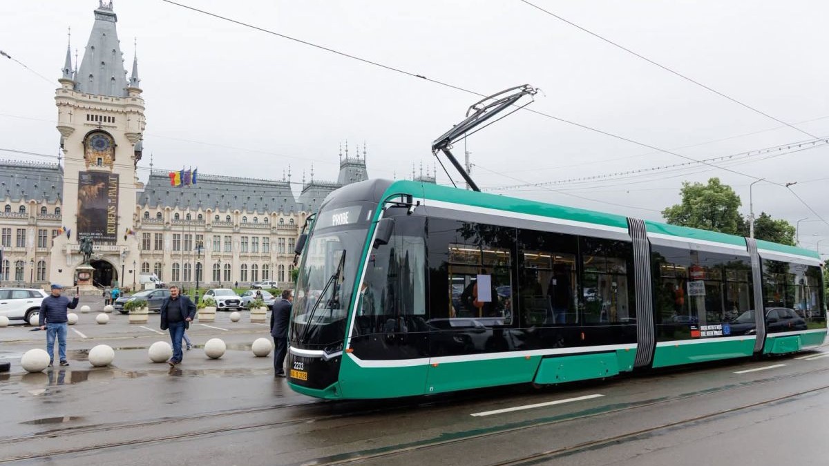 Iași extinde flota de transport public cu 10 tramvaie noi, finanțate din fonduri europene