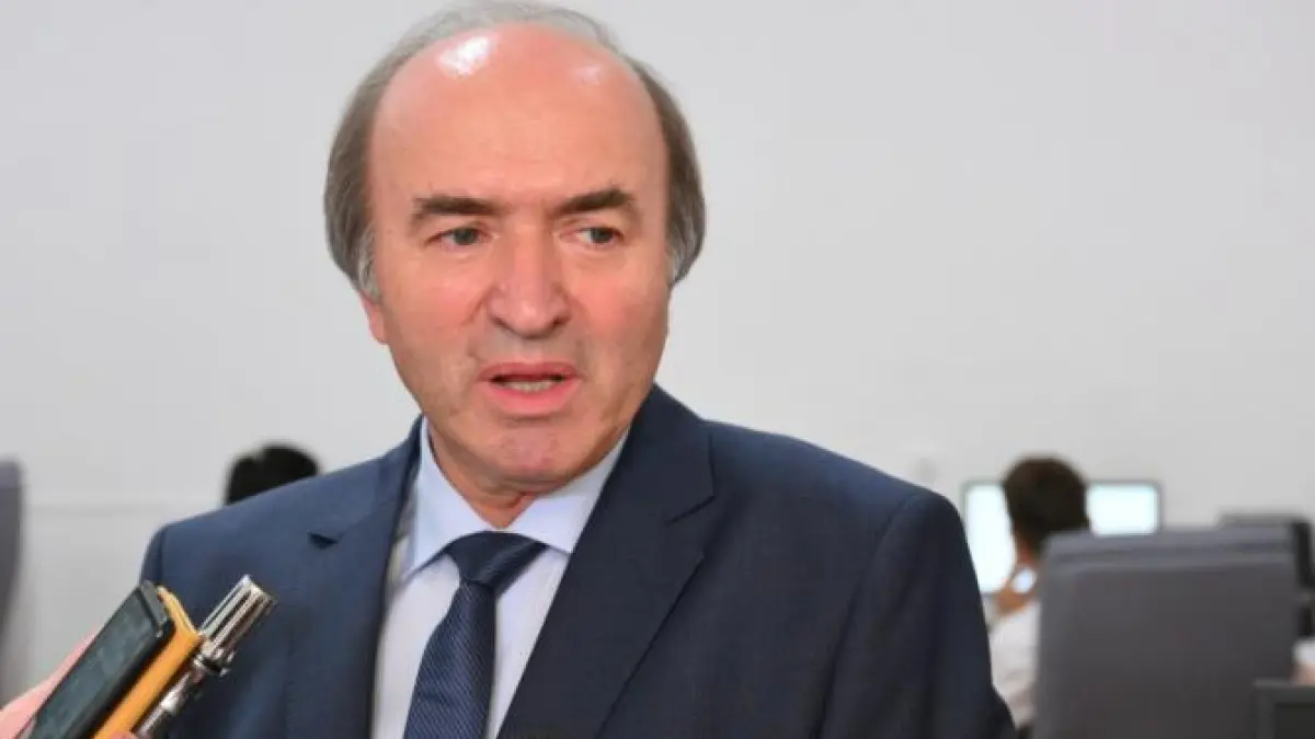 Tudorel Toader acuză o avocată de manipularea declarațiilor de către studente în dosarul fiului său