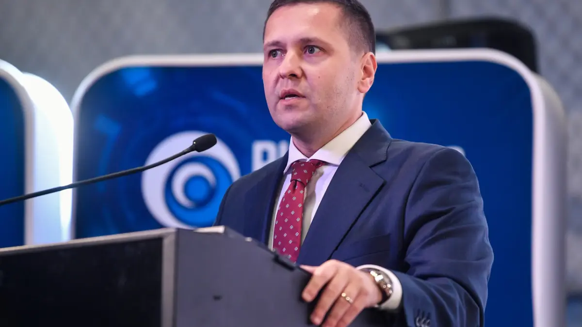 Corneliu Ștefan discută despre infrastructura județului Dâmbovița și rolul industriei de apărare
