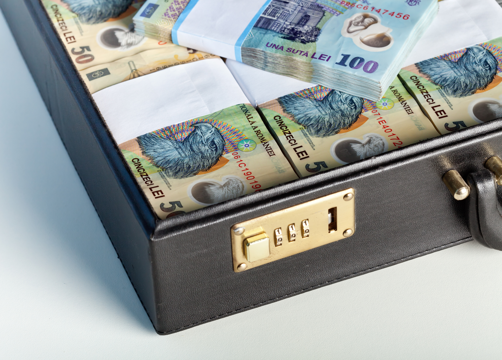 Administrator de firme trimis în judecată pentru evaziune fiscală de aproape 800.000 EUR