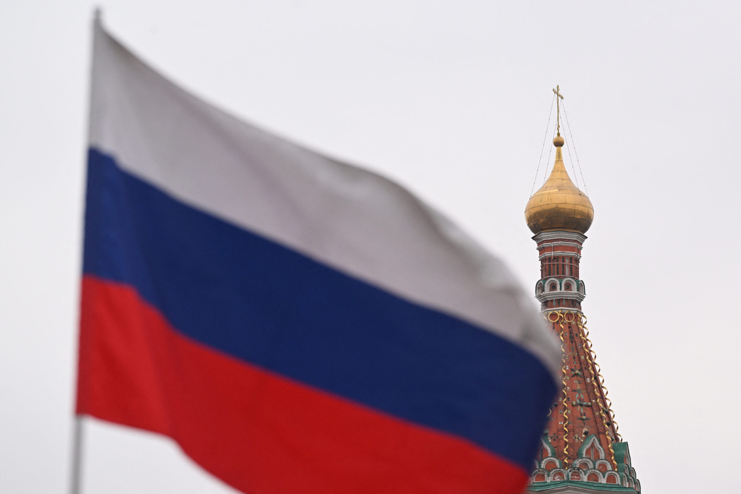 Vladimir Putin găzduiește la Moscova președintele Iranului și emirul Qatarului