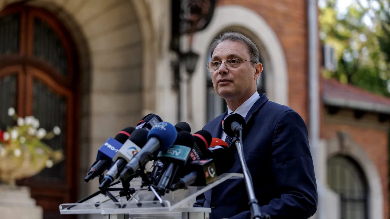 Prima deplasare externă a premierului Luca Niculescu: Agenda vizitei la Chișinău
