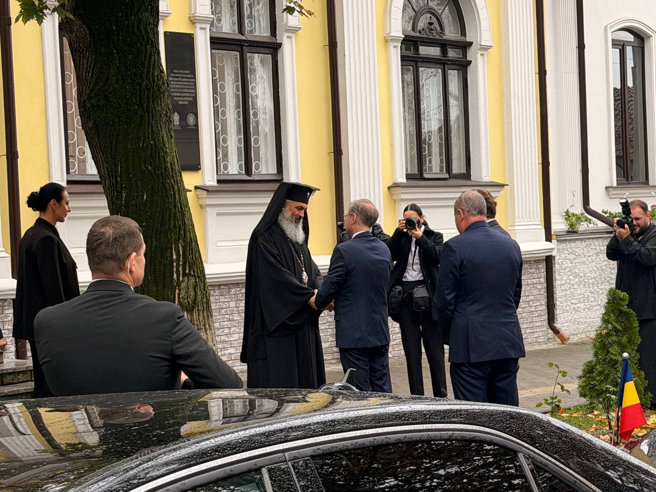 Premierul Luca-Alexandru Niculescu începe vizita oficială la Chișinău pentru discuții bilaterale și investiții