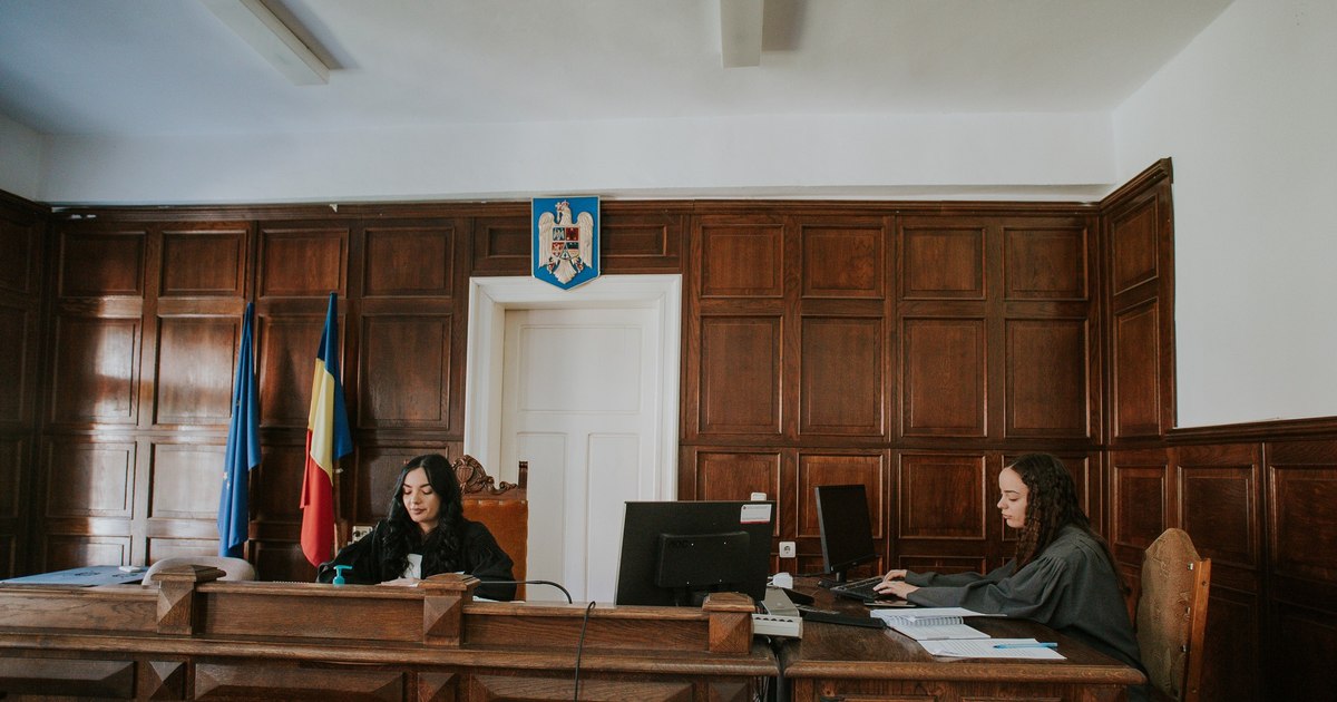 Decizia instanței privind anularea unui proces în urma decesului unei părți