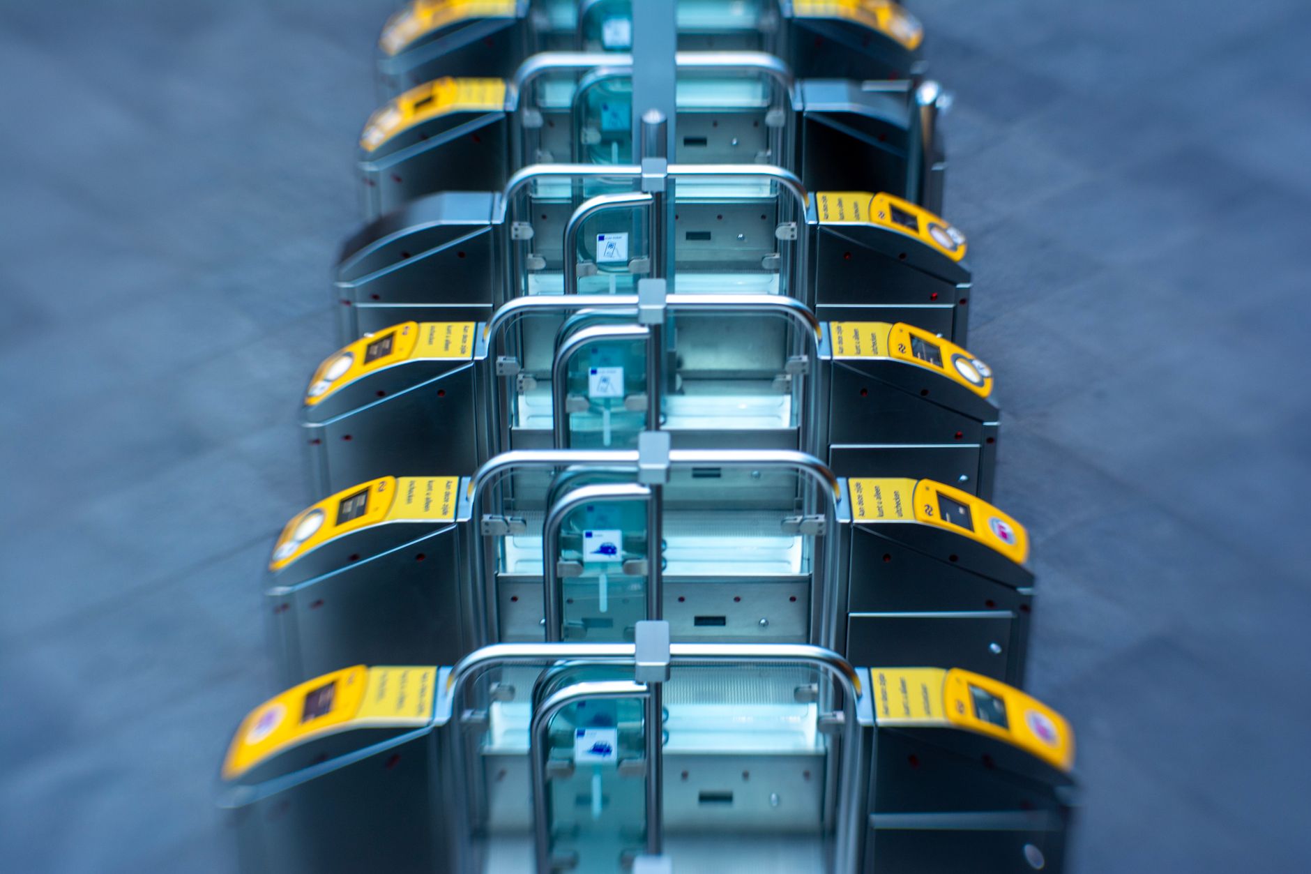 Aeroportul Cluj primește 12 porți automate pentru controlul frontierelor, o investiție de peste 12 milioane de lei