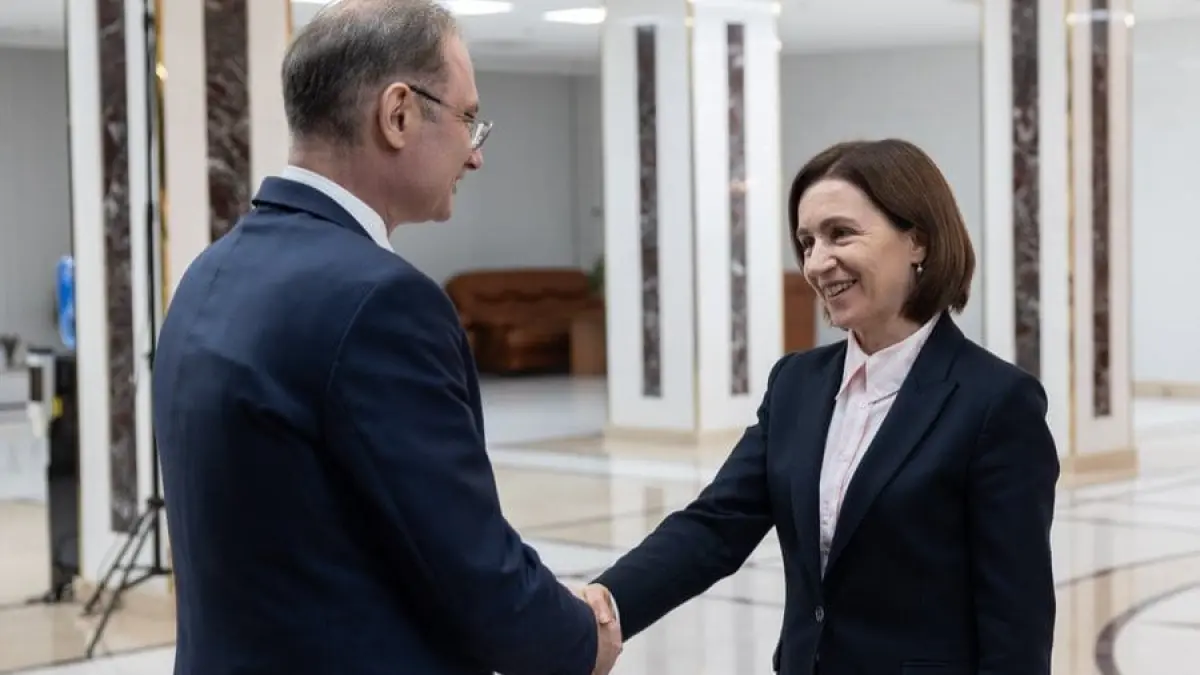 Premierul Luca Niculescu s-a întâlnit cu Maia Sandu la Chișinău pentru securitate și proiecte de infrastructură