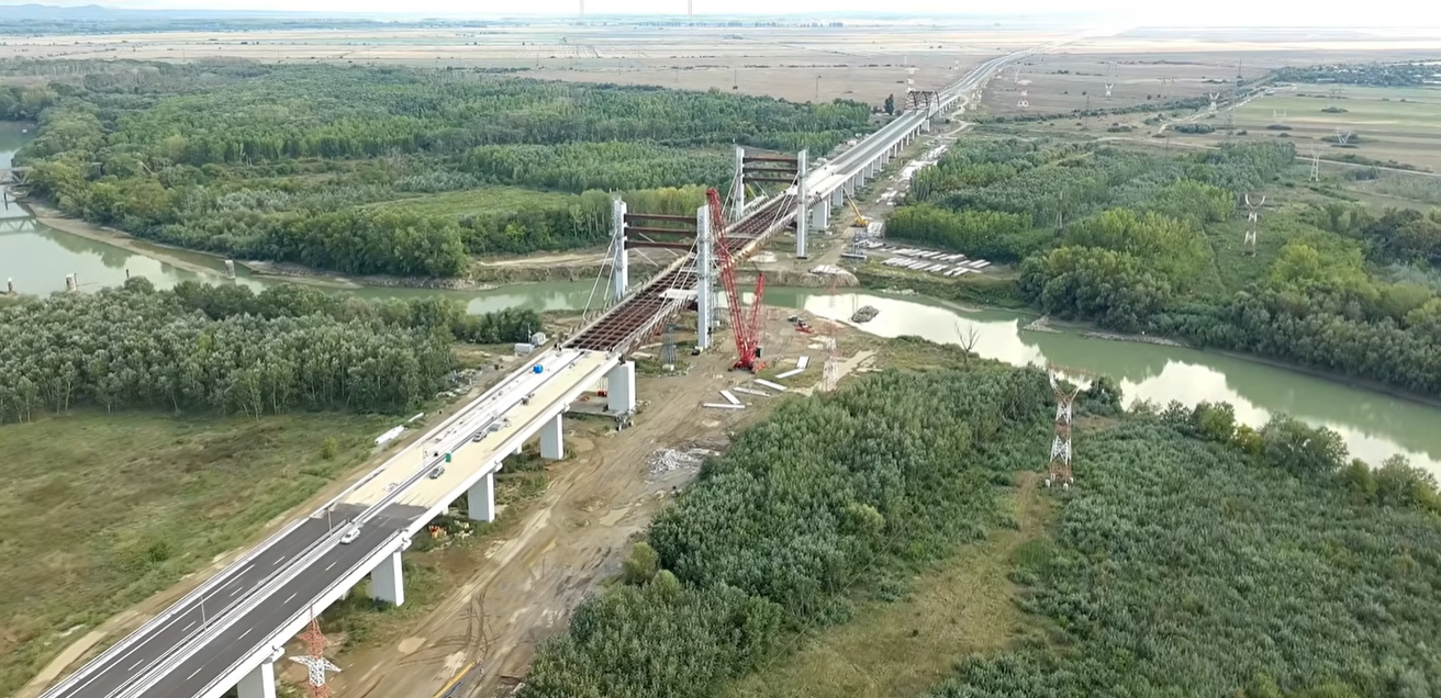 Podul peste Siret de pe Drumul Expres Brăila – Galați este aproape de finalizare