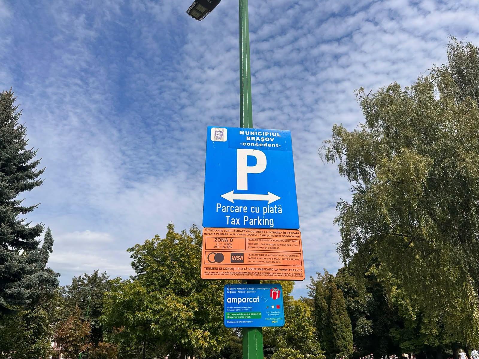 Brașov propune un nou regulament pentru parcări: tarife crescute pentru a reduce traficul în centrul istoric