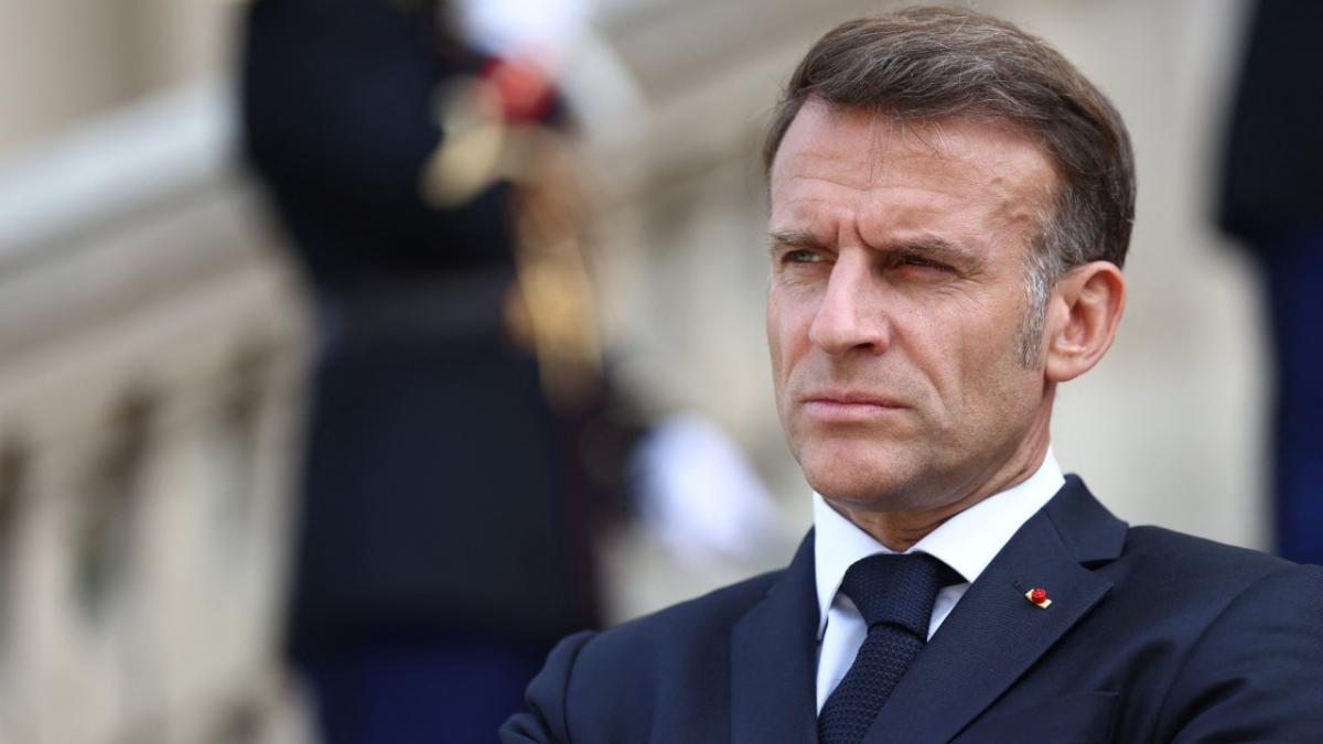 Emmanuel Macron avertizează asupra intensificării atacurilor hibride rusești în Franța și Europa