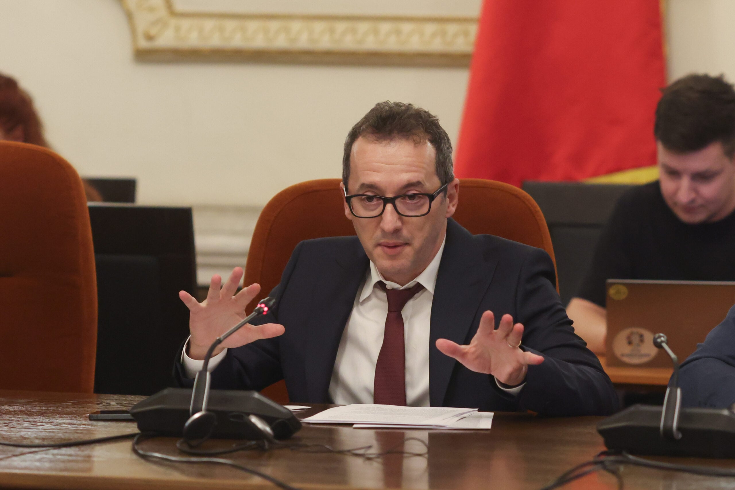 Bogdan Dumitru propune digitalizarea ministerului prin eliminarea imprimantelor și adoptarea inteligenței artificiale