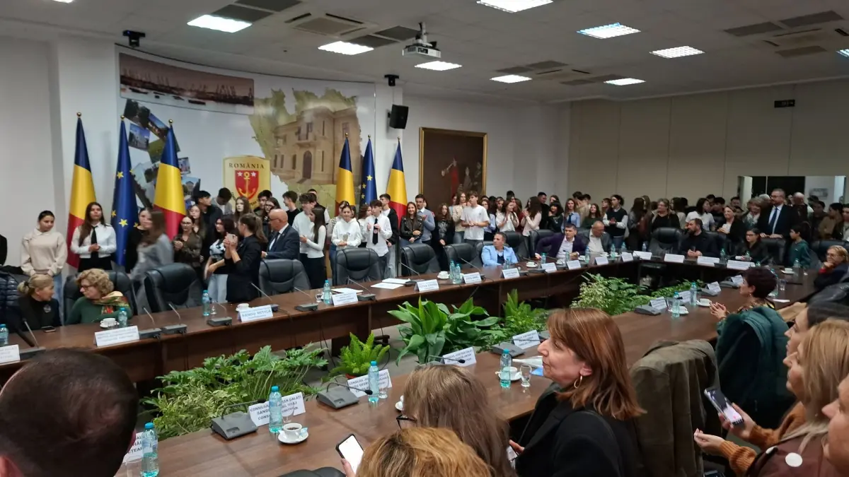 Consiliul Județean Galați a recompensat 102 elevi cu medii de peste 9,00 la admiterea în liceu