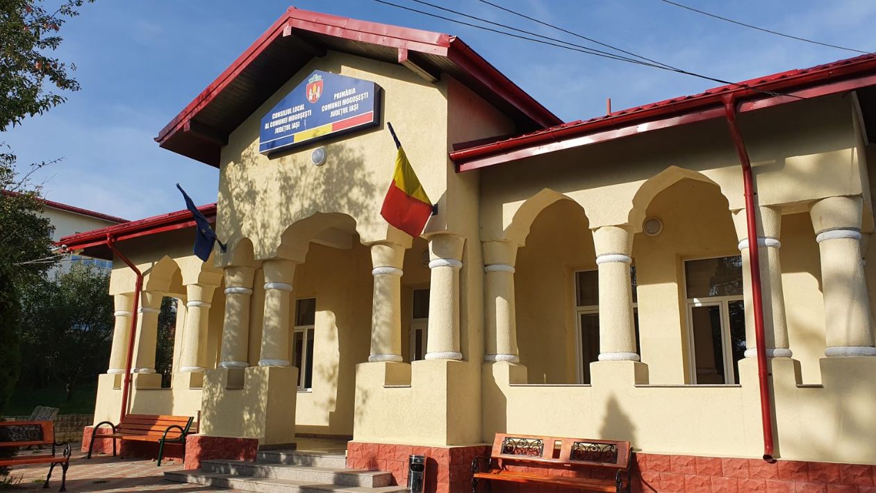 Nepotism la Primăria Mogoșești: jumătate dintre angajați sunt rude cu aleșii locali