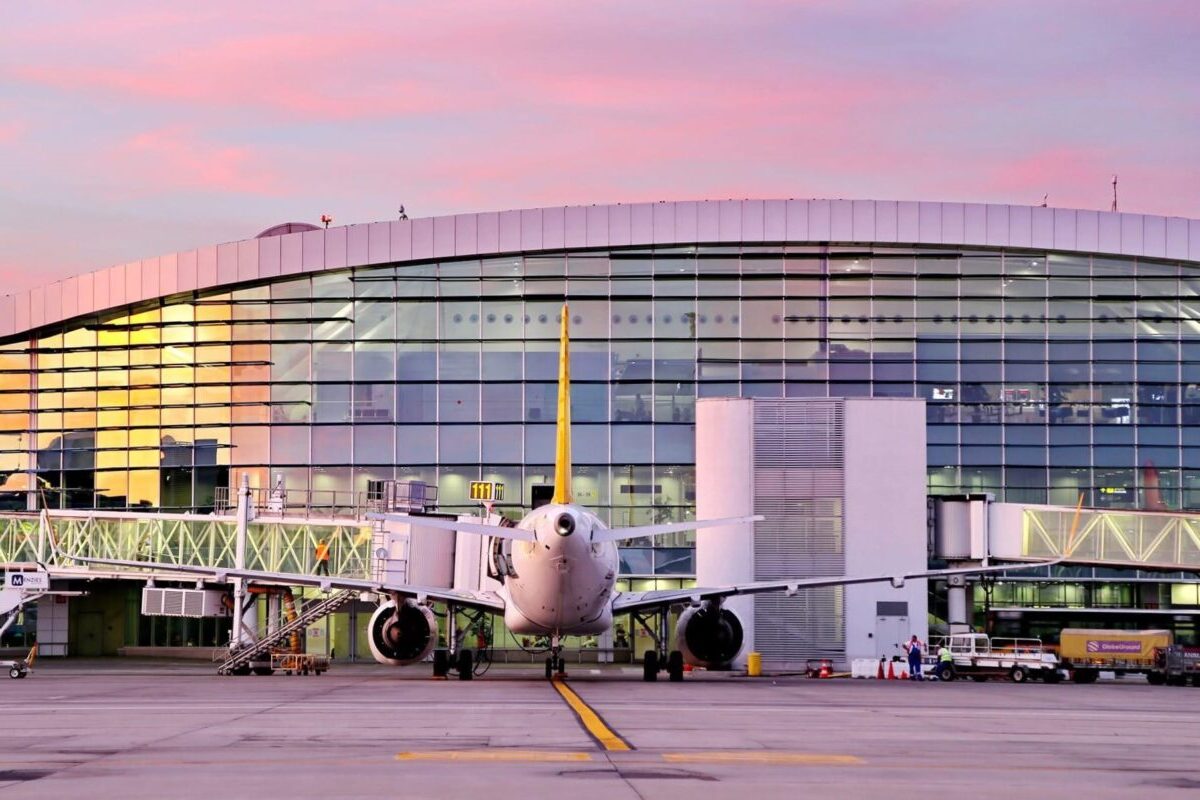 CNAB planifică achiziția unui remorcher electric pentru aeronave cu o valoare de aproximativ 470.000 de euro