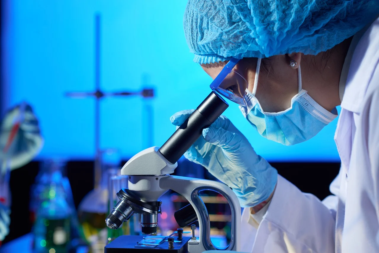 Academia Română cere schimbarea criteriilor de finanțare a cercetării pentru a stopa „fabricile de articole”