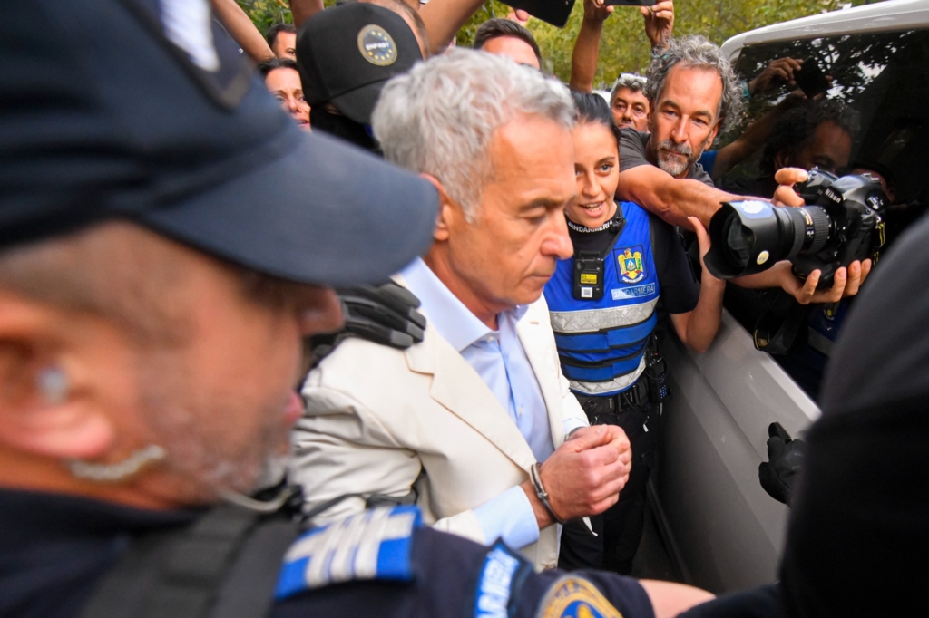 Evoluția dosarului în care sunt vizați Călin Georgescu: de la prima plângere la reținerea de către DIICOT
