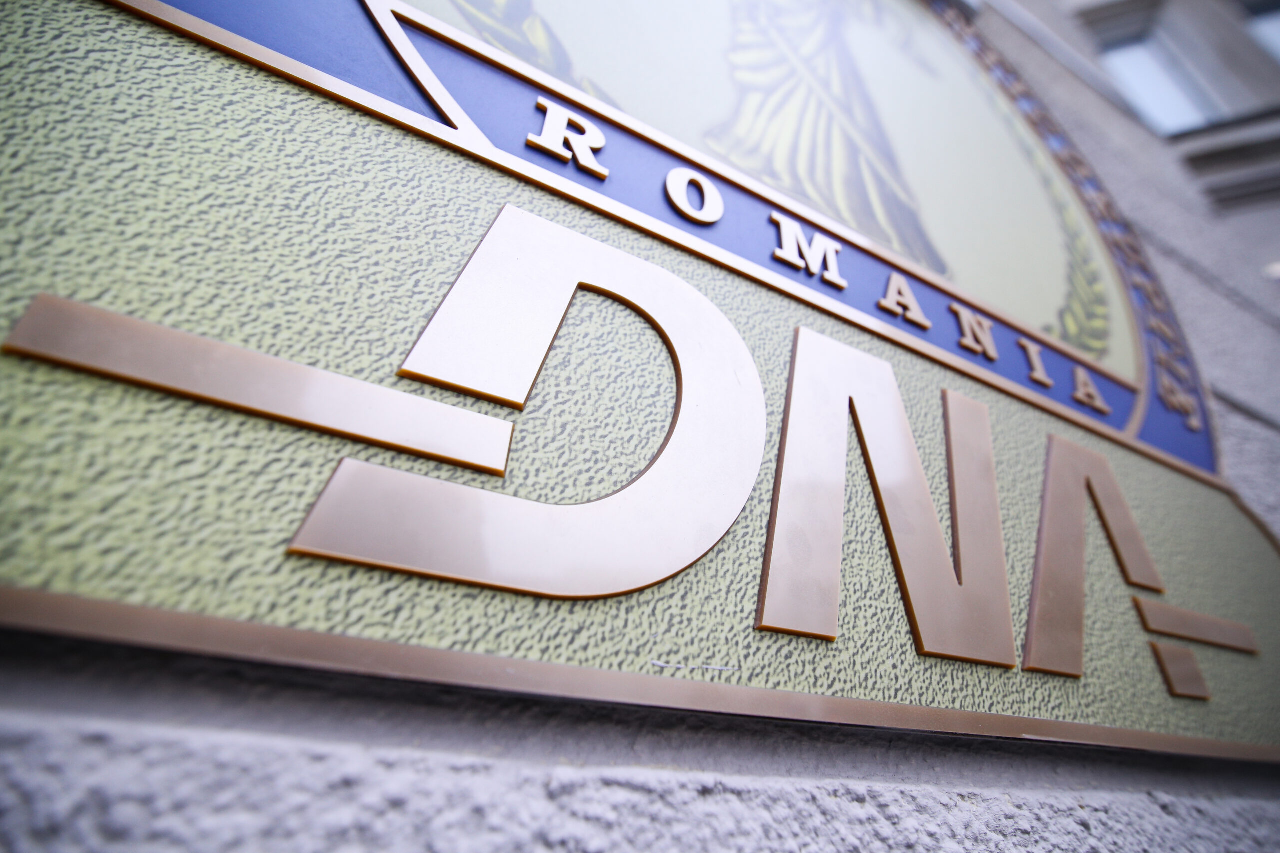 Rețea de corupție la granița cu Ucraina: 11 persoane reținute de DNA pentru trafic de influență și mită