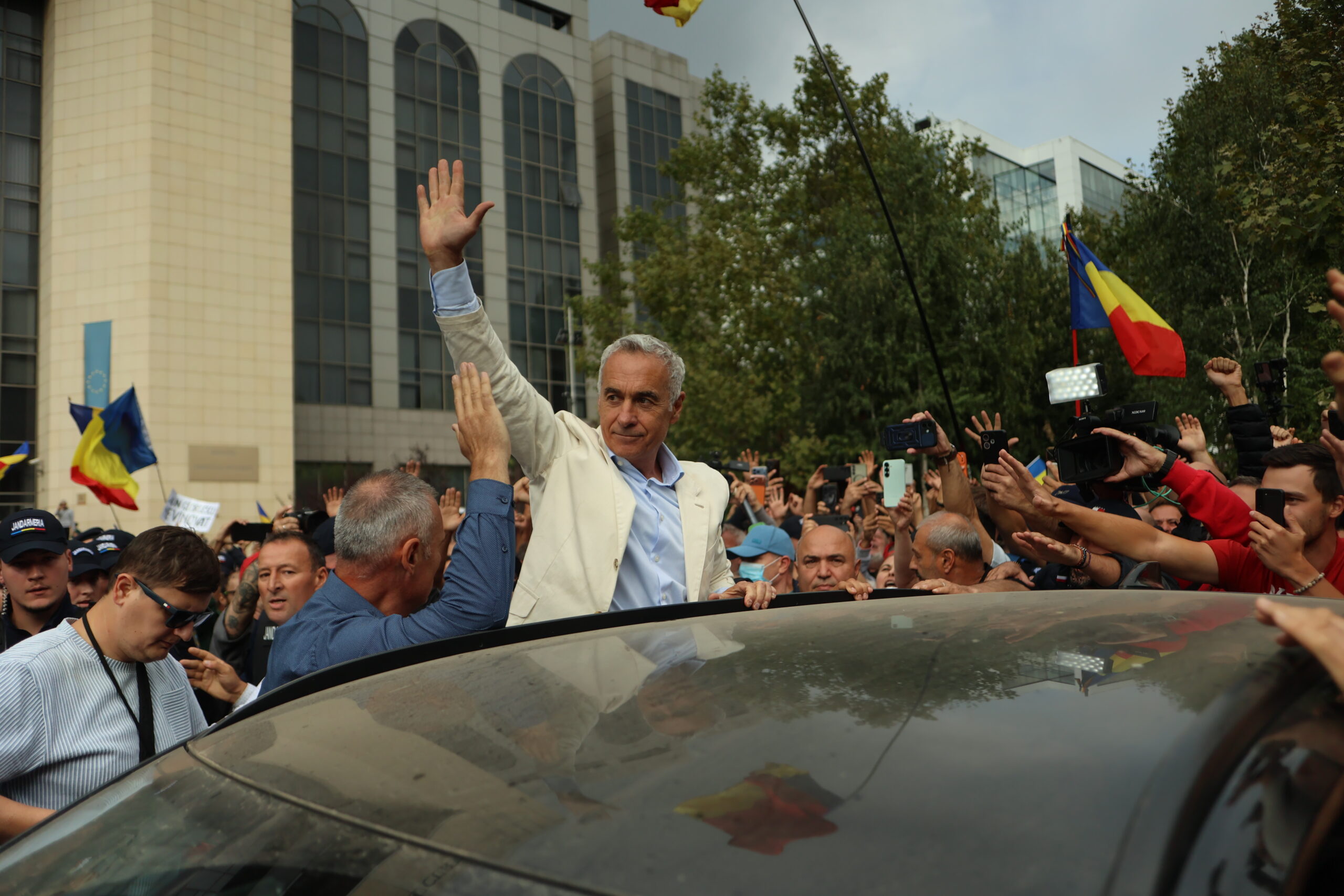Călin Georgescu plasat sub control judiciar pentru 60 de zile în dosarul de înșelăciune