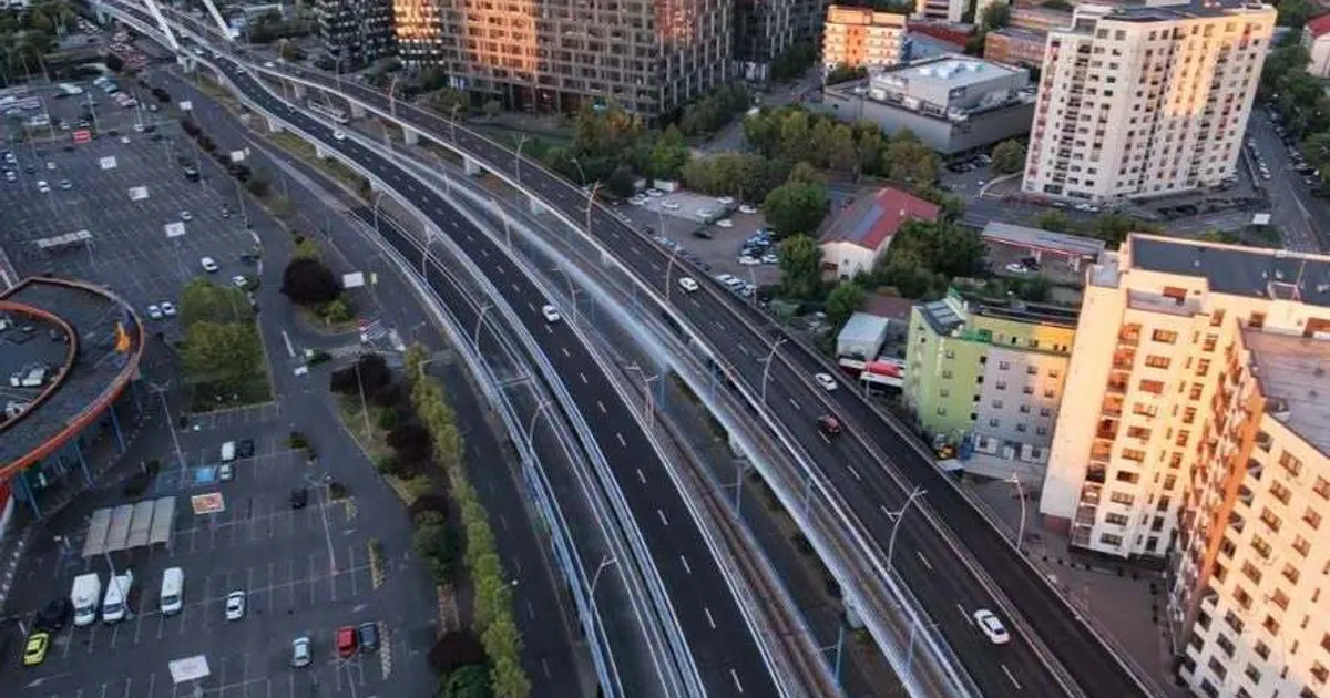 Primăria București execută lucrări de reabilitare la Pasajul Basarab după 15 ani de degradare