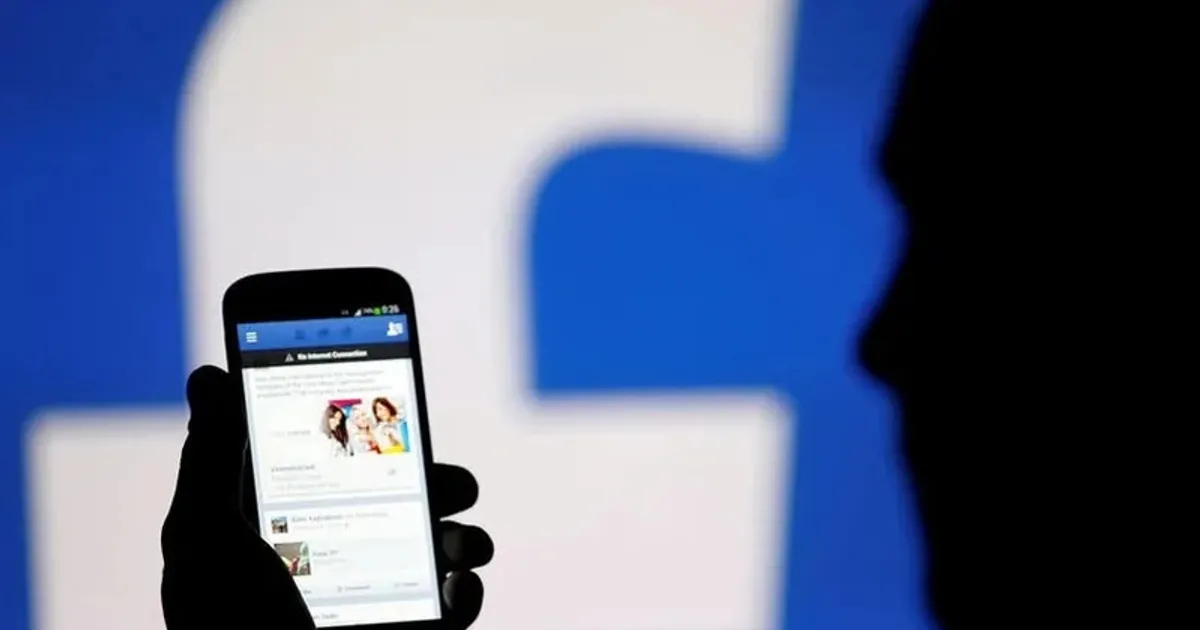 Un bărbat este trimis în judecată pentru instigare la violențe împotriva magistraților pe Facebook