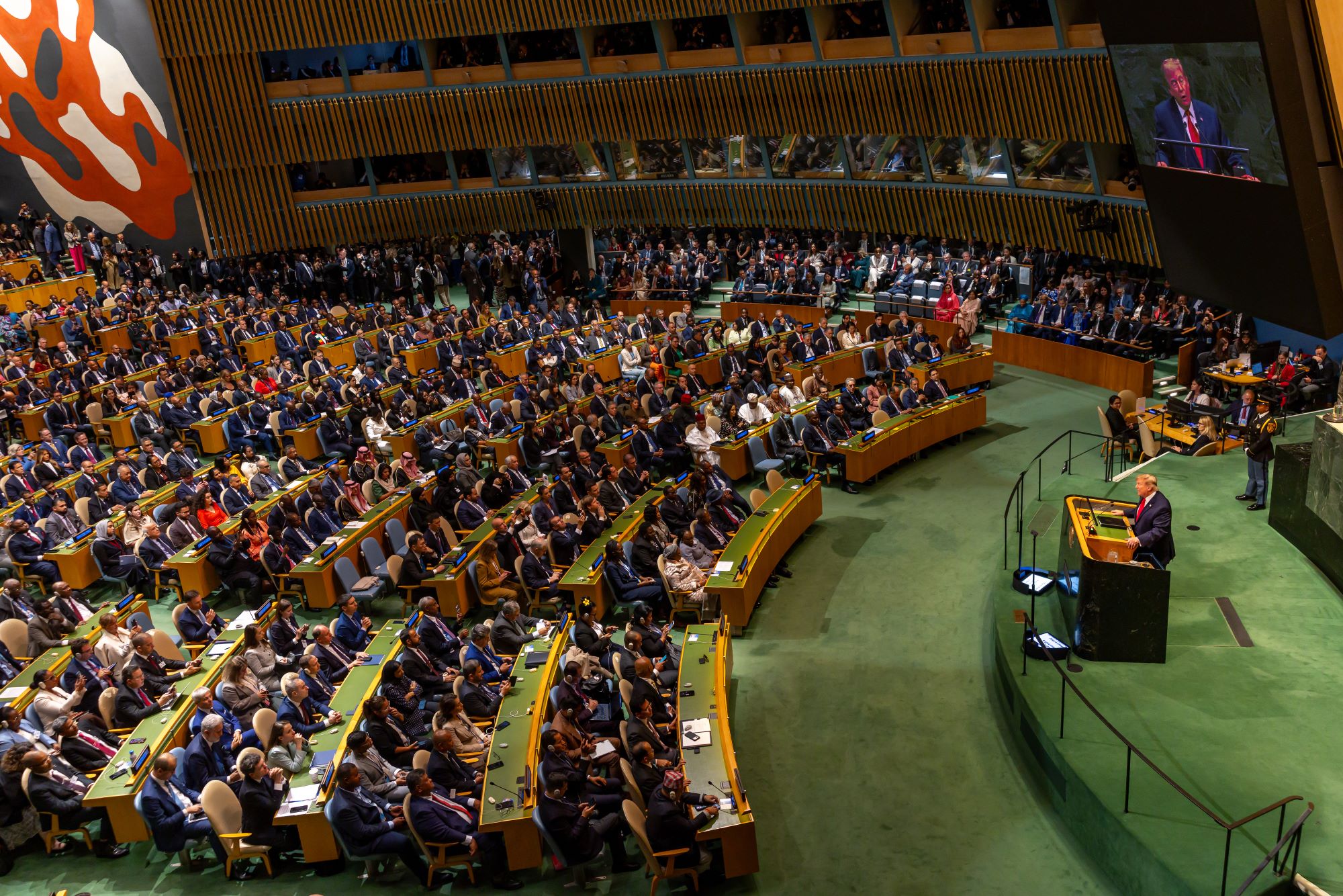 Nicușor Dan a avertizat la ONU: Rețelele de conturi false amenință libertatea de exprimare și asociere
