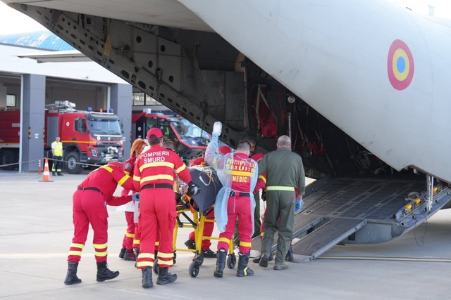 Misiune umanitară cu aeronavă militară: transportul unui pacient cu arsuri către Belgia