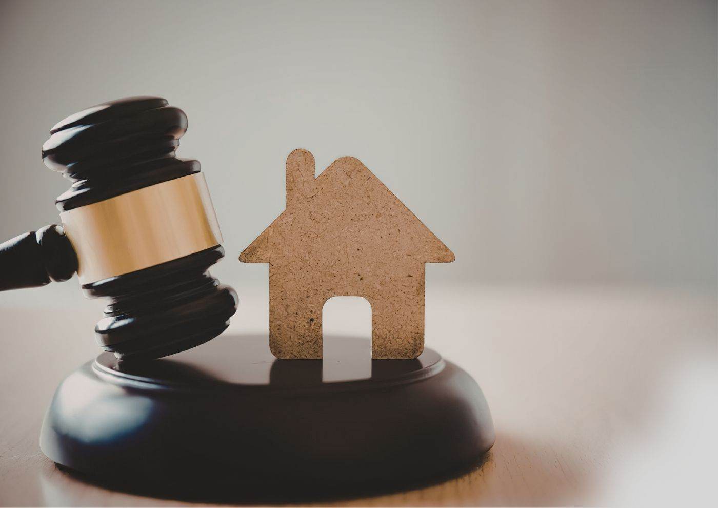 Riscurile achiziționării unui apartament la licitațiile ANAF: recomandări juridice pentru cumpărători